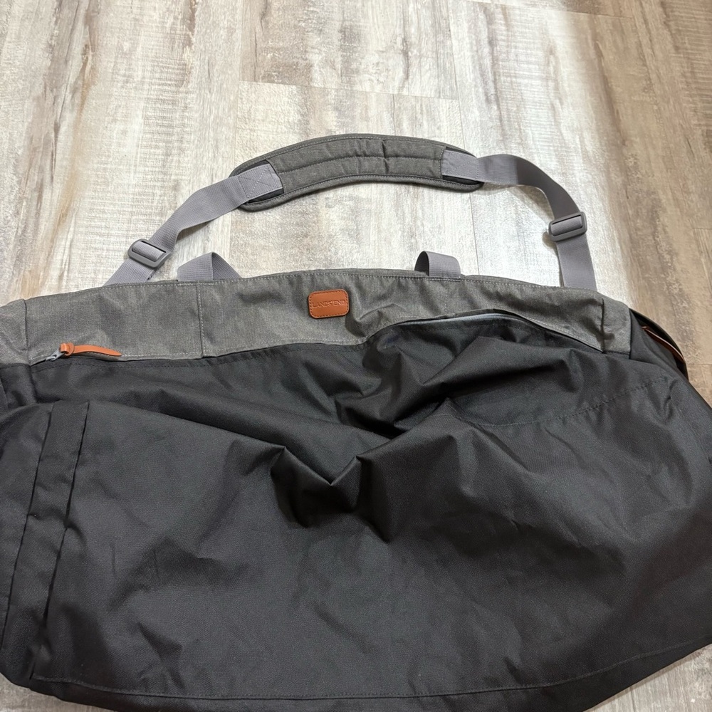 Lands’ End Everyday Duffle Bay Gray Black
